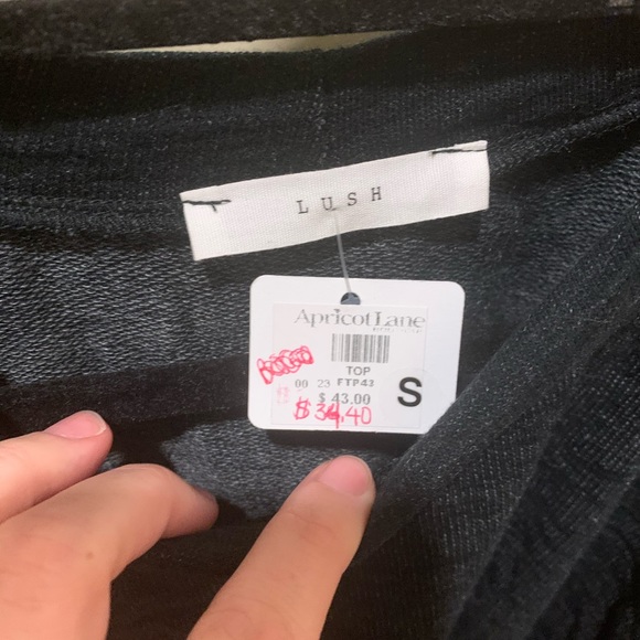 Off the shoulder long sleeve top!! - Picture 2 of 4